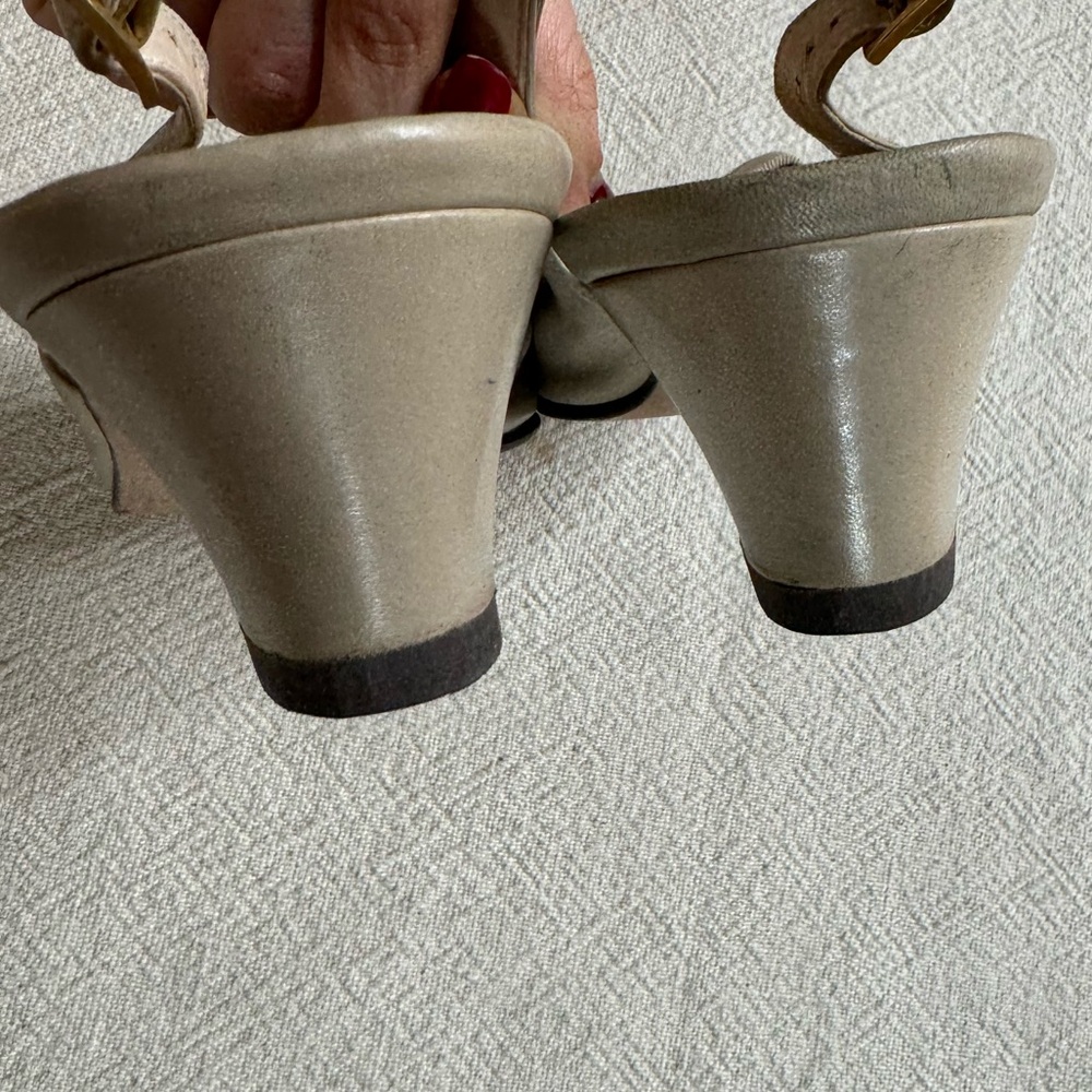VTG Salvatore Ferragamo Cream Bow Kitten Heel Slingback Shoes 9.5 - Picture 5 of 9